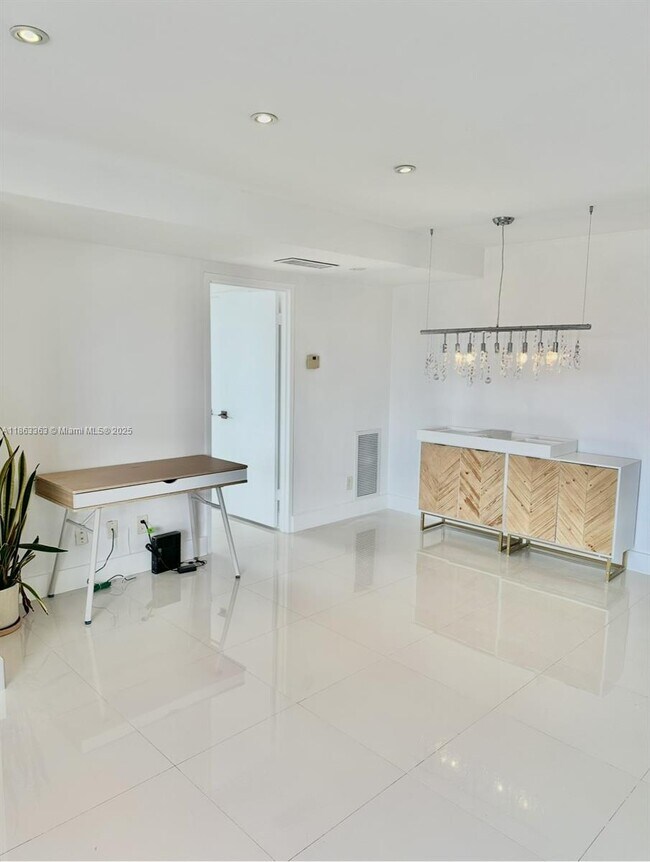 8400 Byron Ave in Miami, FL - Building Photo - Building Photo