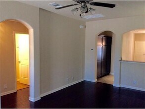 916 Alamo Plaza Dr in Cedar Park, TX - Building Photo - Building Photo