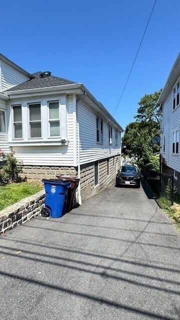 87 Reservoir Ave in Revere, MA - Building Photo