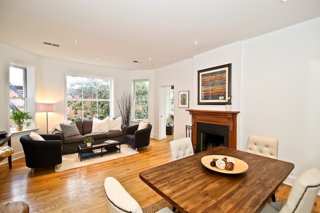 property at 24 Logan Cir NW