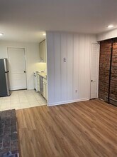 32 1/2 8th St NE in Washington, DC - Foto de edificio - Building Photo