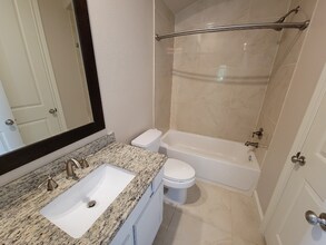 2013 Fannin Station in Houston, TX - Building Photo - Building Photo