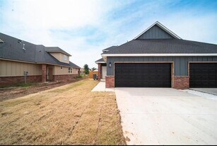 232 NW 122nd St in Oklahoma City, OK - Building Photo