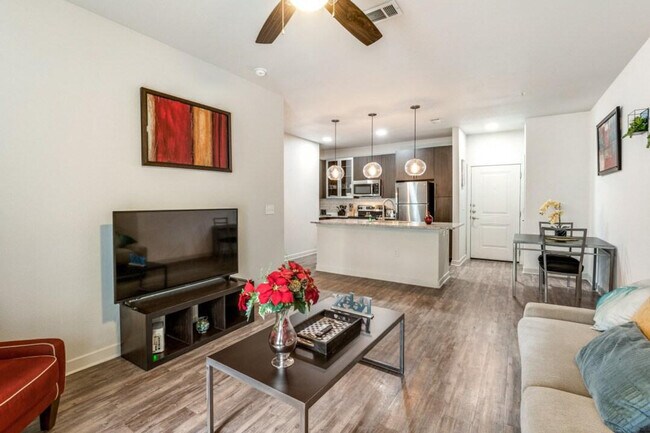 2627 Live Oak St in Dallas, TX - Building Photo - Building Photo