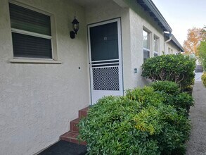 707 Copeland Ct in Santa Monica, CA - Building Photo - Building Photo