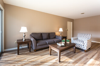 Park Hill Lane Apartments in Menands, NY - Building Photo - Interior Photo