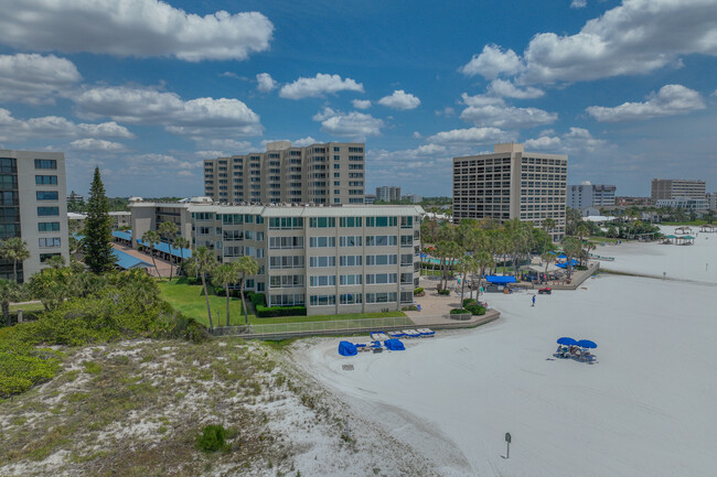 Sarasota Surf and Racquet Club in Sarasota, FL - Building Photo - Building Photo