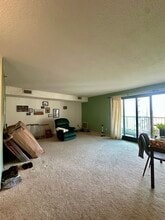 41 Marion St, Unit 8A in Brookline, MA - Foto de edificio - Building Photo
