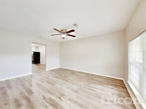 2706 Dewberry Ln in Pasadena, TX - Foto de edificio - Building Photo