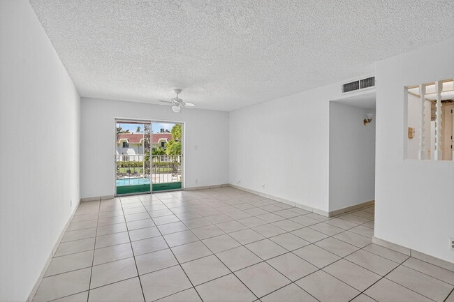 704 SE 2nd Ave in Deerfield Beach, FL - Building Photo - Building Photo
