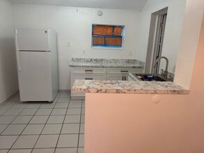1870 NW 16th Ter, Unit Rear in Miami, FL - Building Photo - Building Photo