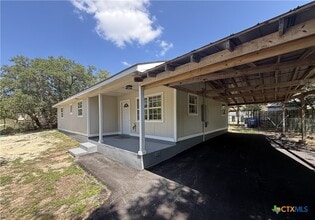 560 Wickford Way in Canyon Lake, TX - Building Photo - Building Photo