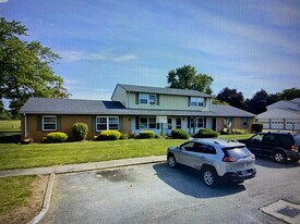 166 Thomas Dr, Unit A in Fremont, OH - Building Photo