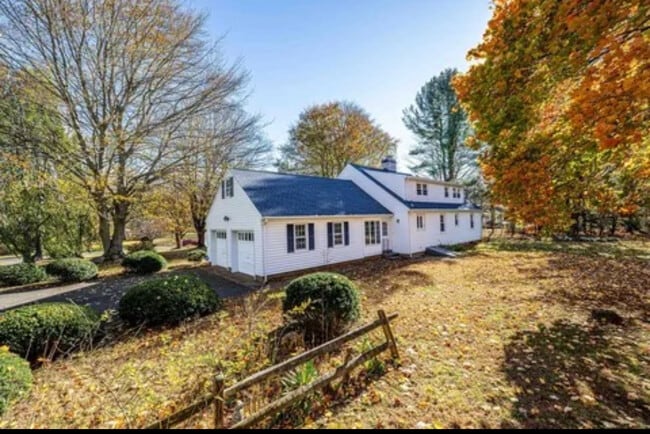 59 Applewood Rd in Branford, CT - Building Photo - Building Photo