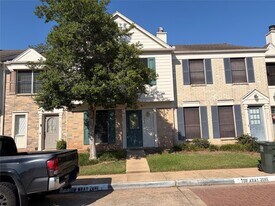 2810 Grants Lake Blvd in Sugar Land, TX - Building Photo