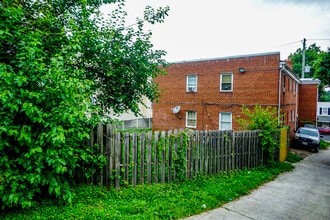 5225 Dix St NE in Washington, DC - Building Photo - Building Photo