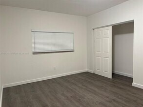 15250 NE 8th Ave in Miami, FL - Building Photo - Building Photo