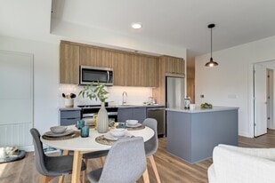 Story of Rideau & Chapel in Ottawa, ON - Building Photo