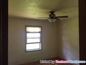 2327 17th Ave NW in New Brighton, MN - Foto de edificio - Building Photo