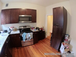 1463 Beacon St in Brookline, MA - Building Photo - Building Photo