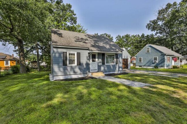 property at 129 S Lincoln St