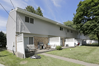 Colonial Village in Champaign, IL - Foto de edificio - Building Photo