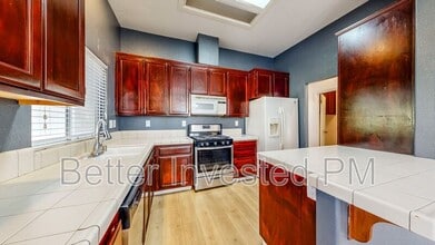 430 Merlot Dr in Cloverdale, CA - Building Photo - Building Photo