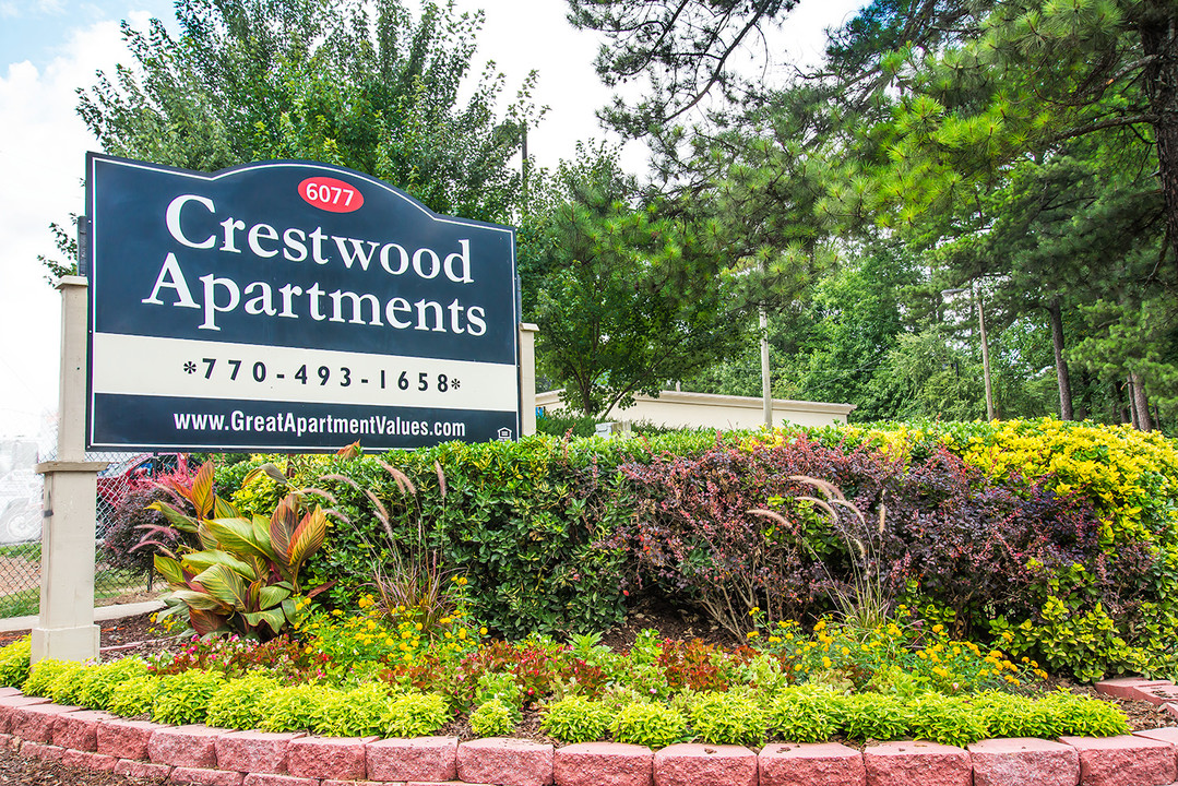 Crestwood Apartments in Norcross, GA - Foto de edificio