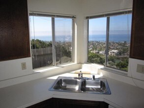 120 Calle Patricia in San Clemente, CA - Foto de edificio - Building Photo