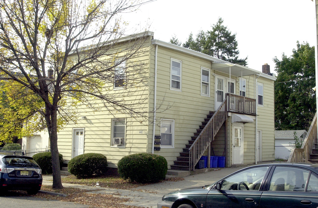 440 Monroe St in Carlstadt, NJ - Foto de edificio