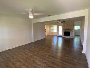 900 Riddlewood Dr in Austin, TX - Building Photo - Building Photo