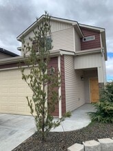 597 S Grey Pine Ln in Boise, ID - Building Photo - Building Photo