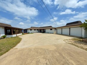 108 Bryce Canyon Rd in Del Rio, TX - Building Photo - Building Photo