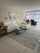 801 Three Islands Blvd, Unit 520 in Hallandale Beach, FL - Foto de edificio - Building Photo