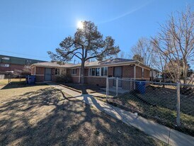 1310 N Moline St in Aurora, CO - Building Photo