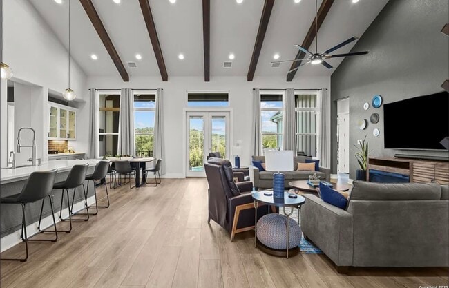 1032 Clear Water Cyn in Helotes, TX - Building Photo - Building Photo