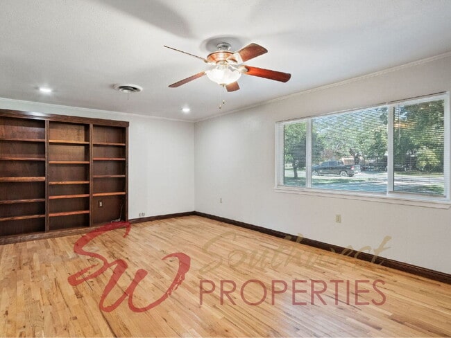 596 N Lydia Ave in Stephenville, TX - Building Photo - Building Photo