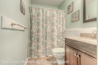 1307 Sand Dollar Ct in Kure Beach, NC - Building Photo - Building Photo