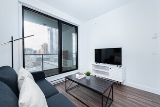 1350 Boul. René-Lévesque O in Montréal, QC - Building Photo - Building Photo