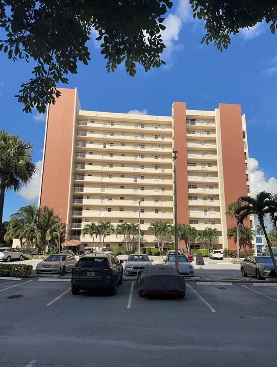 1391 S Ocean Blvd in Pompano Beach, FL - Building Photo