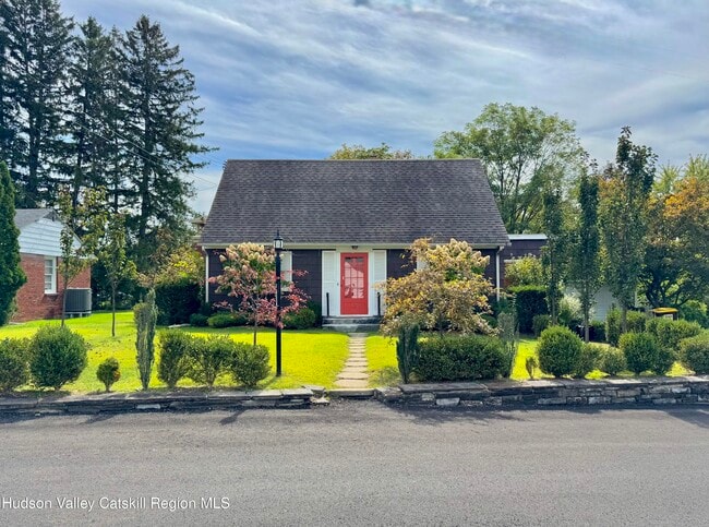property at 3 Pruyn Pl