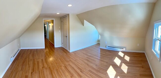 84 Saratoga Ave, Unit 3 in Waterford, NY - Building Photo - Building Photo