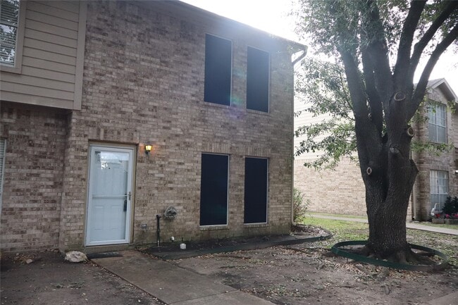 1063 Birnham Woods Blvd in Pasadena, TX - Building Photo - Building Photo