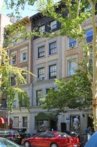 315 W 71st St in New York, NY - Building Photo