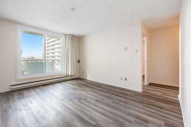 The Arosa in Ottawa, ON - Building Photo - Building Photo