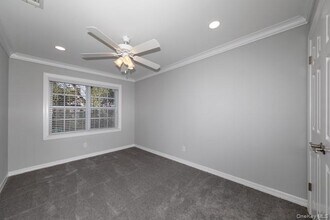 81 Secatogue Ave in Farmingdale, NY - Building Photo - Building Photo