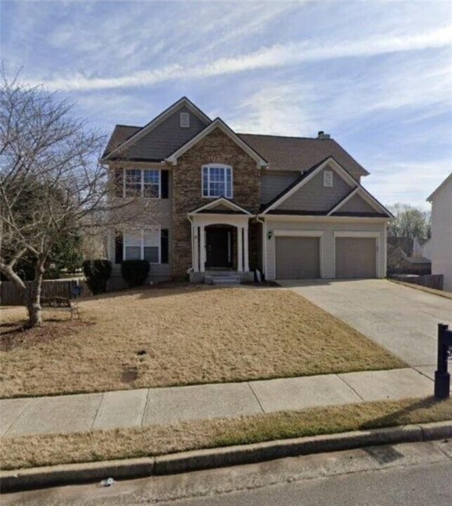 2015 Beckenham Walk Ln in Dacula, GA - Building Photo