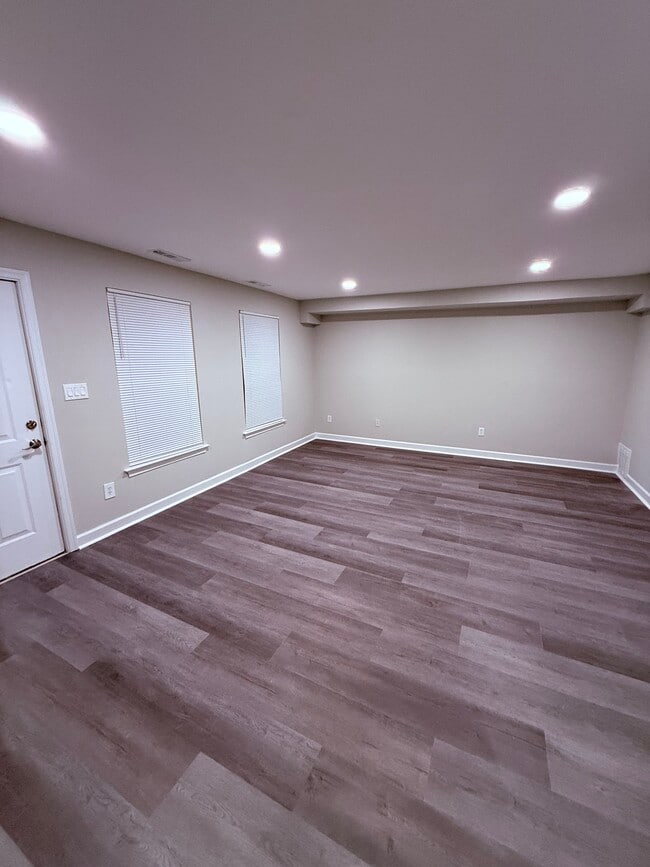 1901 Addison Rd S in District Heights, MD - Foto de edificio - Building Photo