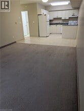 239 Auburn Dr in Waterloo, ON - Building Photo - Building Photo