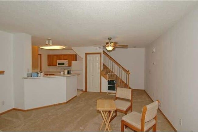 811 Burr Oaks Dr in West Des Moines, IA - Building Photo - Building Photo